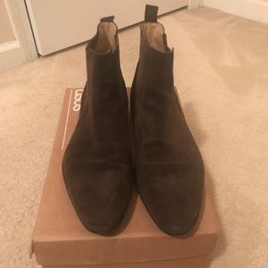 Chelsea boots